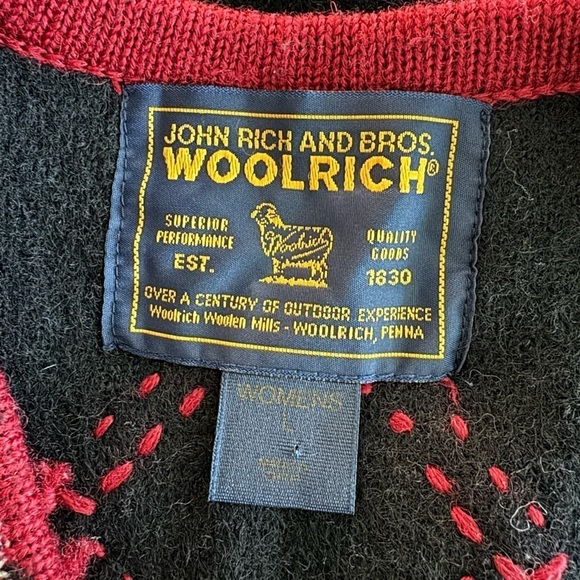 Woolrich Vintage Black Red Wool Embroidered Snowflake Holiday Sweater Vest Large - Picture 7 of 10